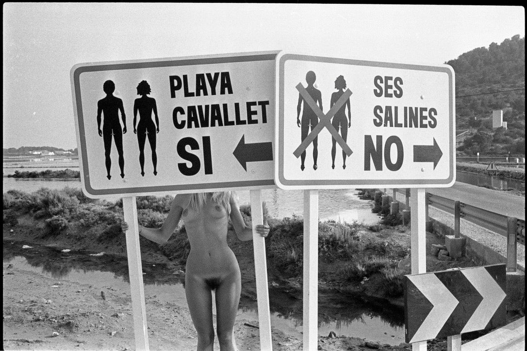 Beach Signs, Eva Lyberten, Ibiza, cerca 1985